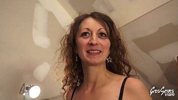 play Janie ist 42 Jahre alt und debütiert mit ihrem Ehemann in xnxx
