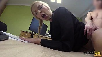 play Casting sessuale con una ragazza molto intelligente