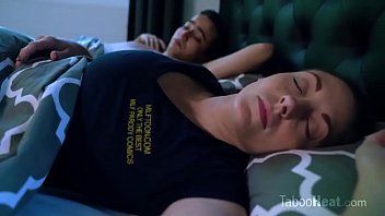 play cogida hermano tiene ansia de coño y follar a su hermana cuando duerme