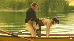 play Aventura sexual ousada de casal amador no lago com meias e salto alto